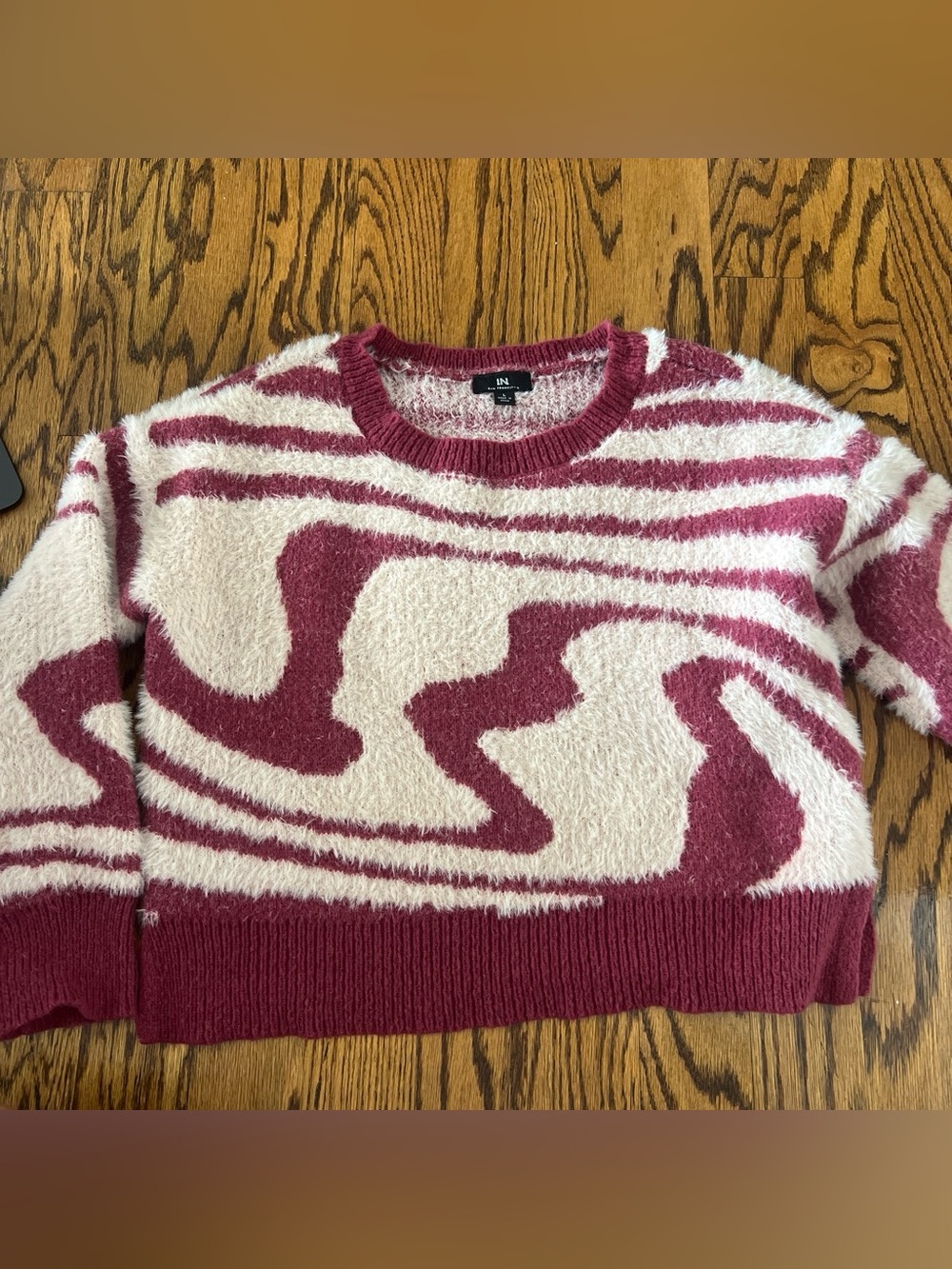 I.N. San Francisco Women’s Cropped Swirl Pattern Sweater - Burgundy & Cream